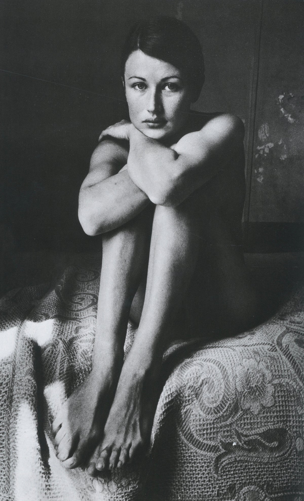 The Best Nudes 5 Jeanloup Sieff interior seated nude crossed arms sculptural pose black and white interior 6 intermission books.