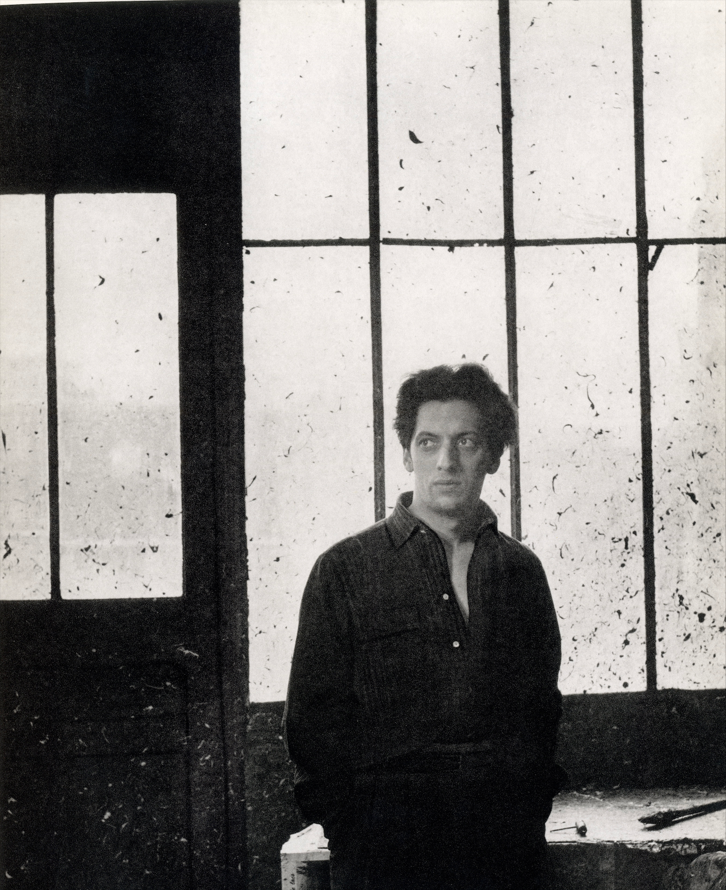 Interior portrait Loeb Denise Denise Colomb black and white.