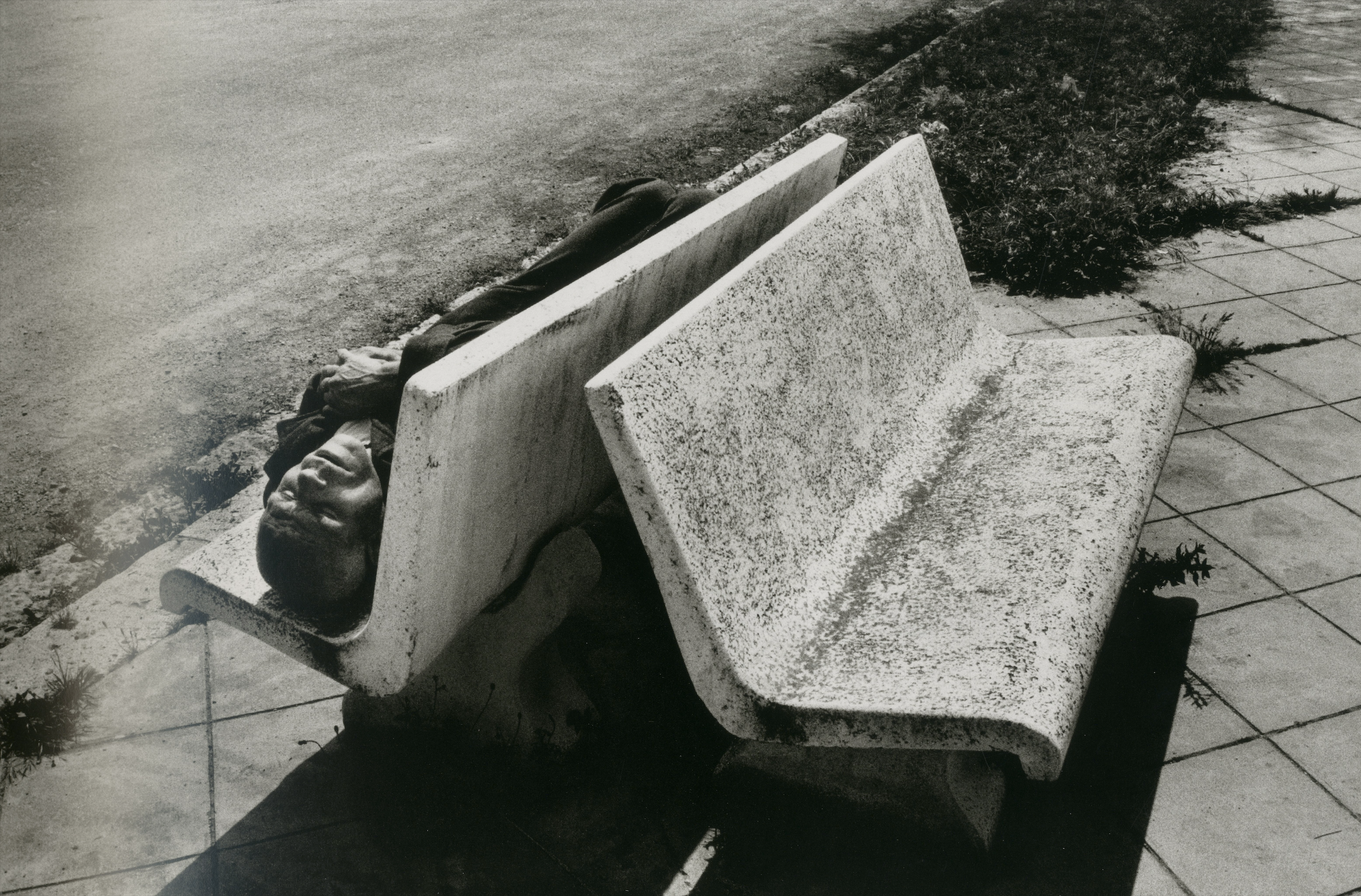 Inside photograph from Josef Koudelka’s “Exiles,” reflecting the tension between movement, memory, and exile.