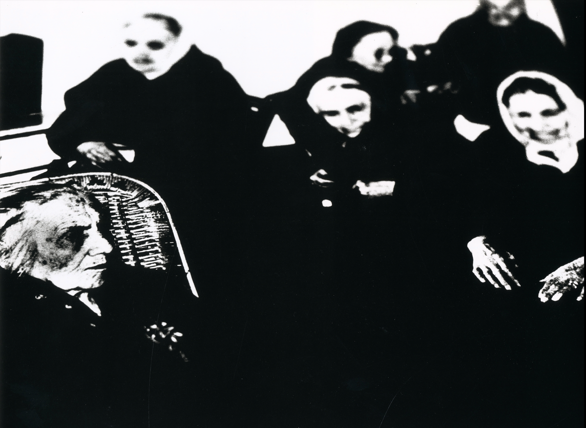 Mario Giacomelli interior black and white seated figures documentary Senigallia interior 2 intermission books.