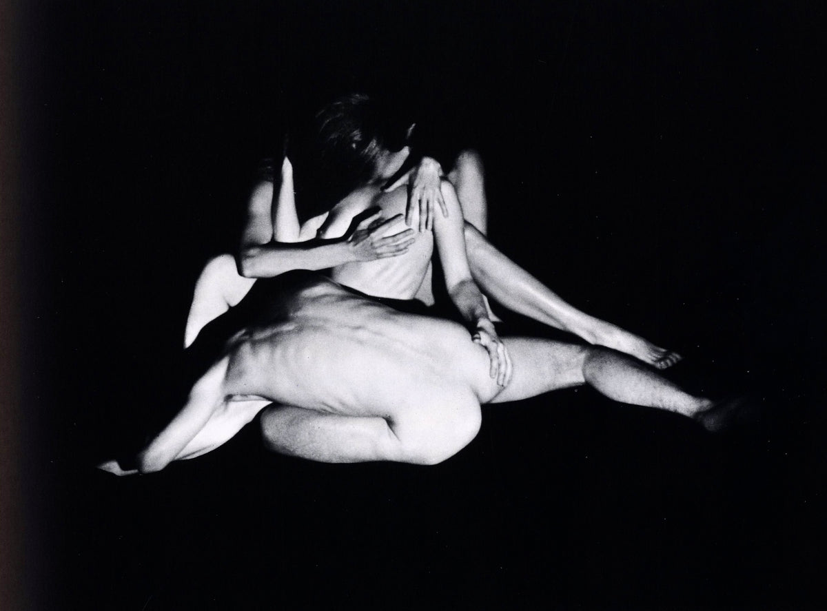 Reclining female nudes forming a petal-like composition, black-and-white plate from Comme une fleur…