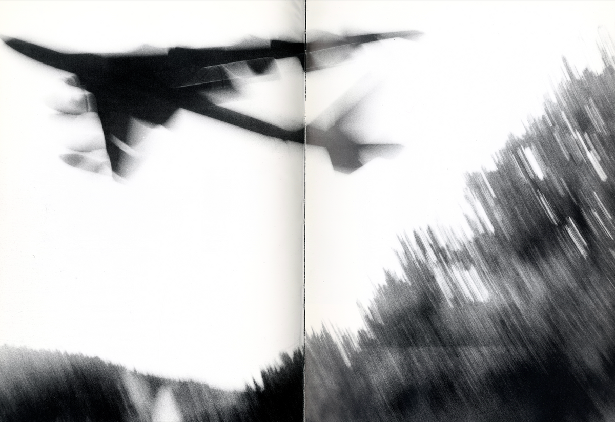 La Recherche Photographique No 9 interior bird flight blurred motion Japanese photography spread interior 4 intermission books.