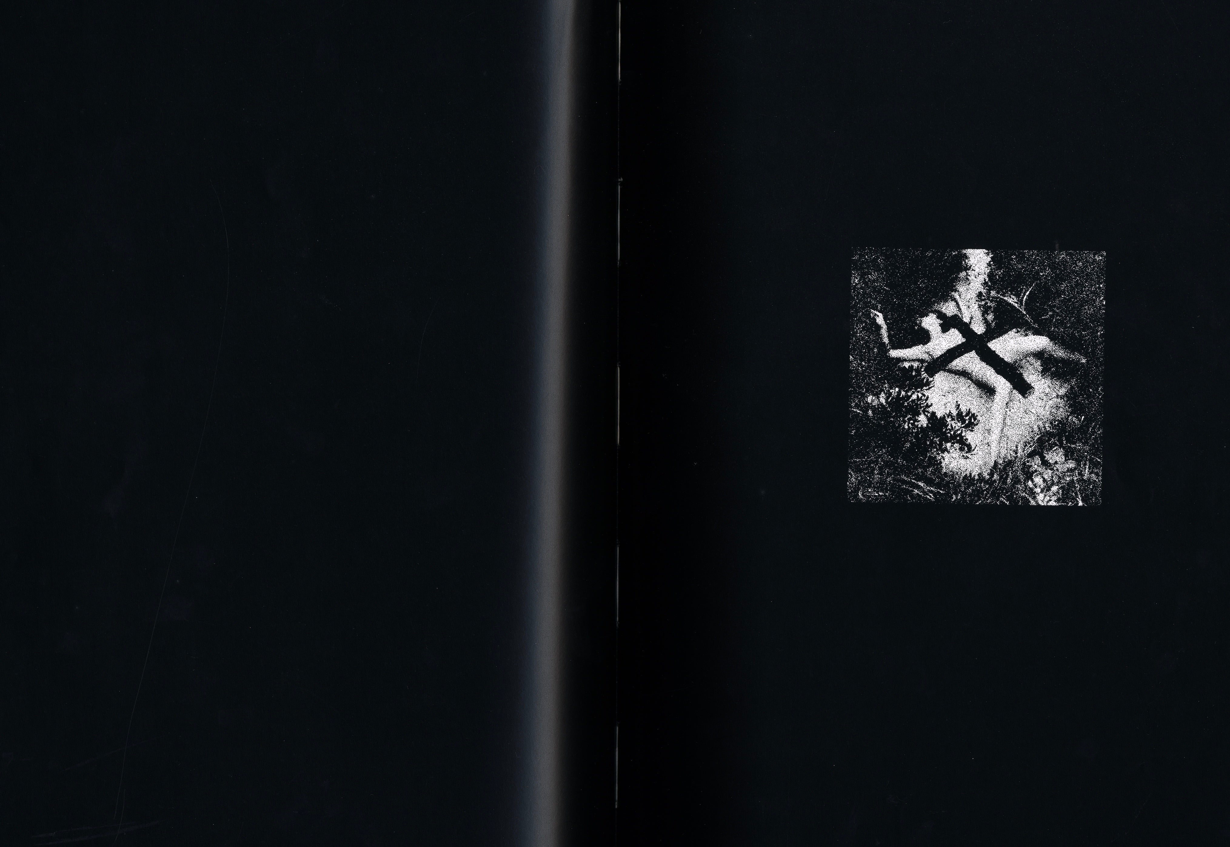 Street photography in New York from Wakamatsu’s Ipy Girl Ipy photobook.