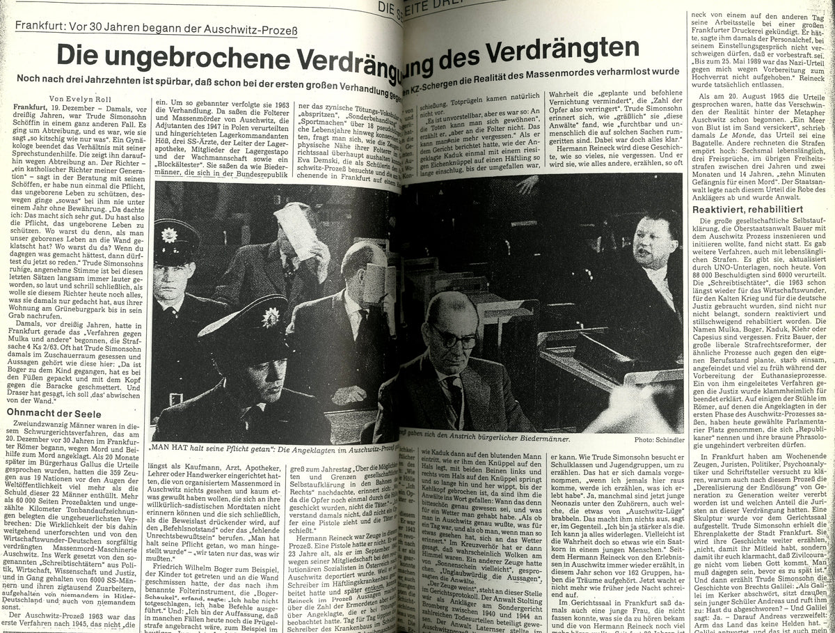 Wolfgang Tillmans Kunsthalle Zurich interior press clippings spread German text documentary interior 3 intermission books.