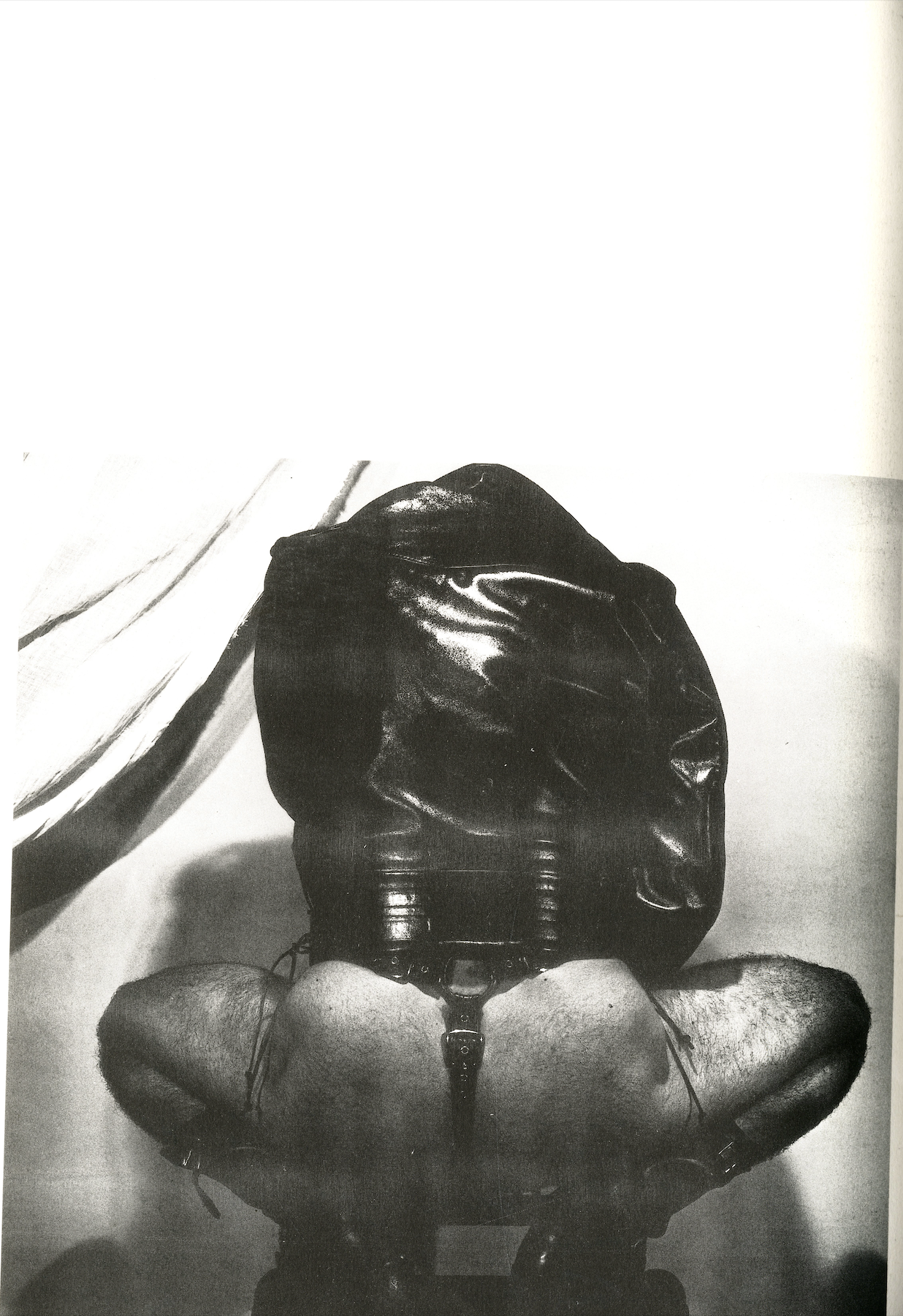 Feature section on Robert Mapplethorpe in VISAGE Men’s Bigi Magazine Vol. 2 (1988).